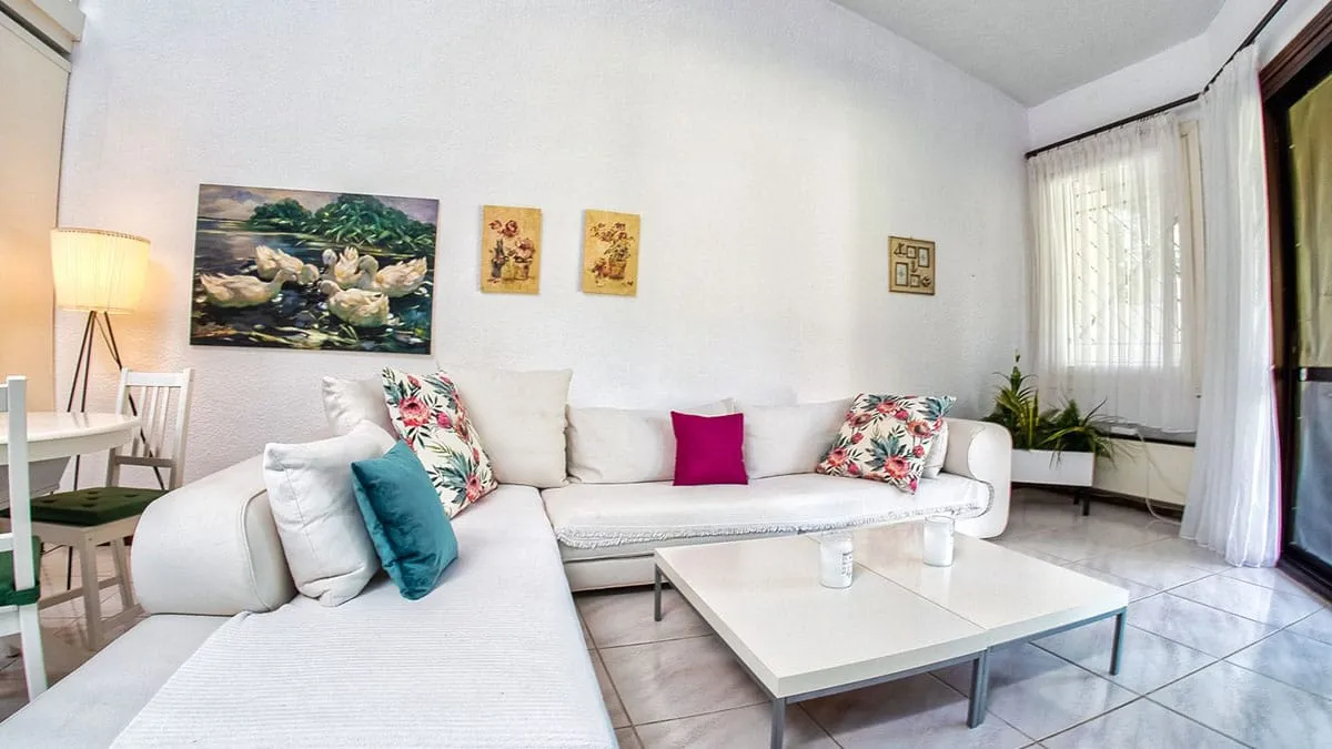 Amaryllis Villa