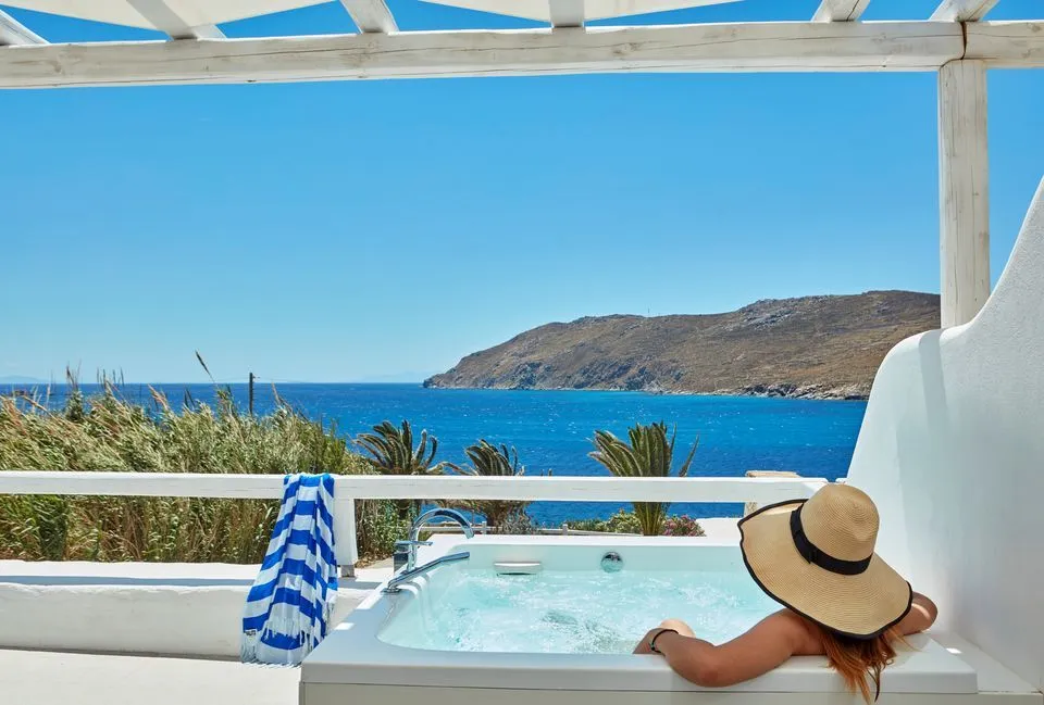 Honeymoon Sea View Suite with Outdoor Jacuzzi