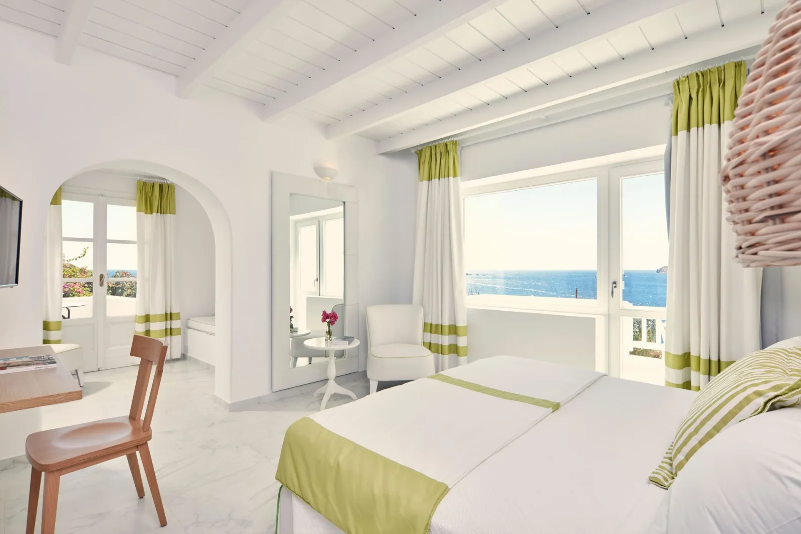 Honeymoon Sea View Suite with Outdoor Jacuzzi