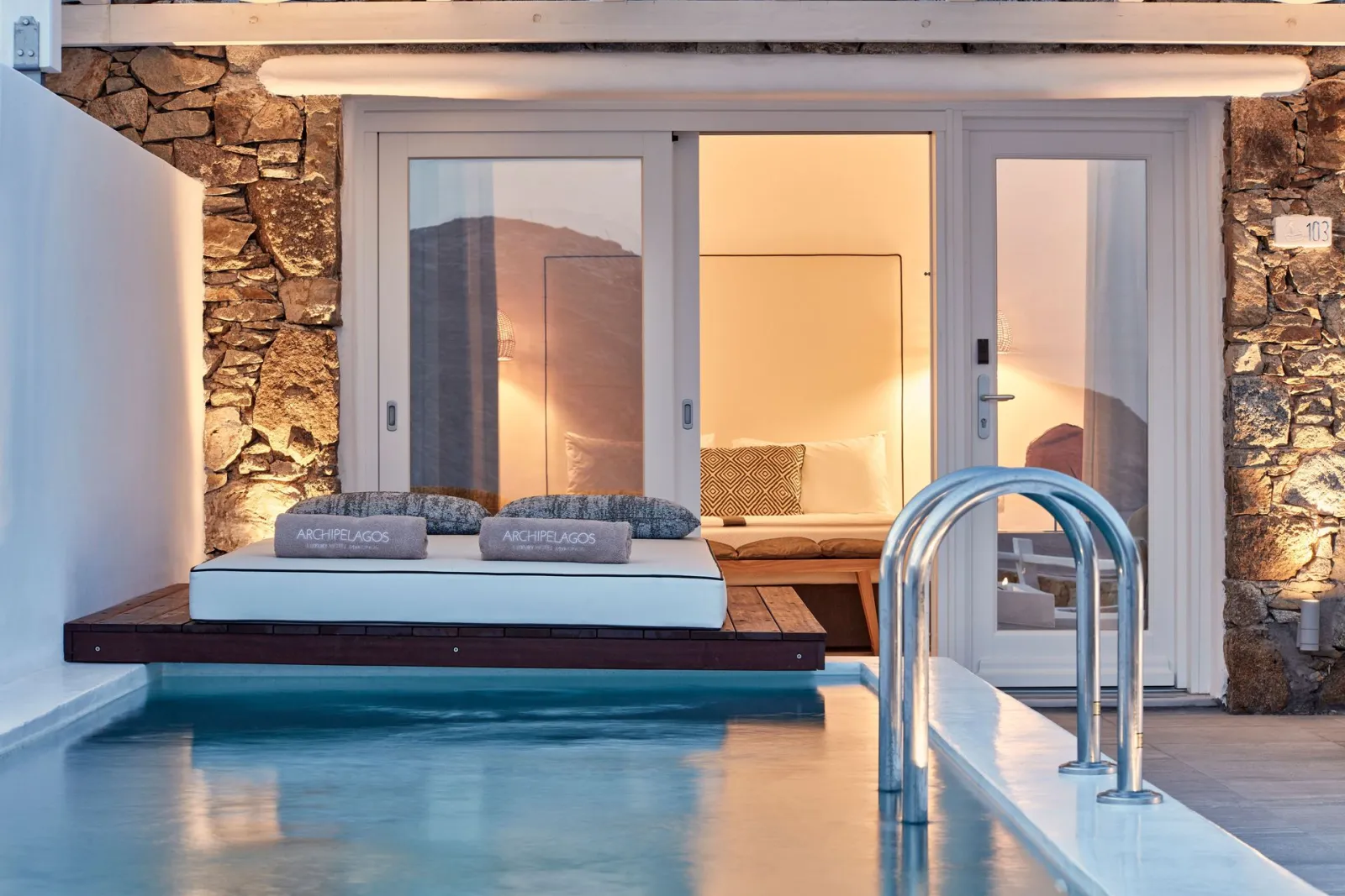 Signature Private Pool Sea View Suite
