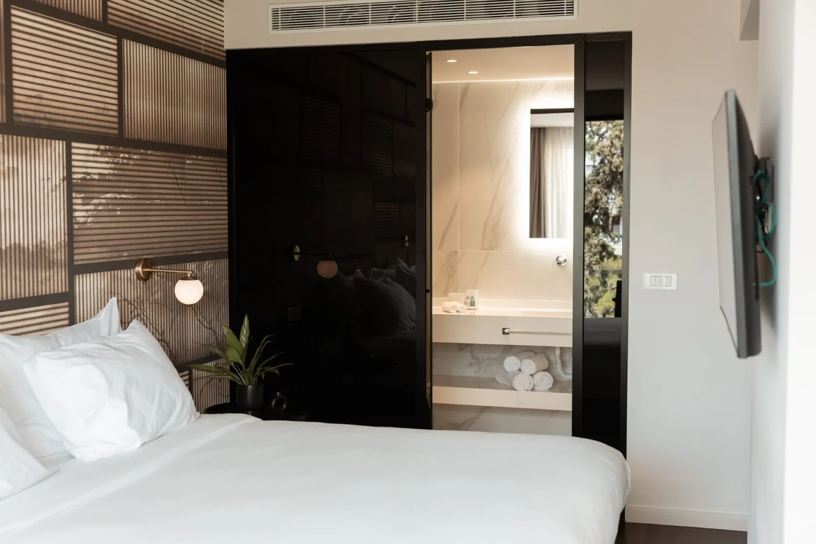 Top Floor Open Plan Suite