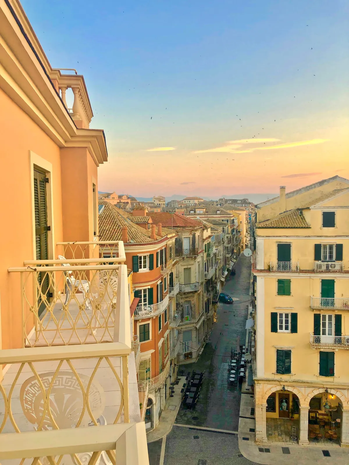 Superior Double Room with Balcony and Square-Liston View