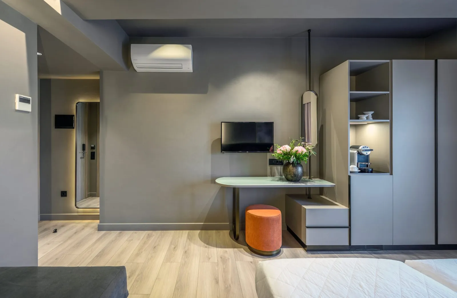 Superior Twin Room with Balcony and Square-Liston View