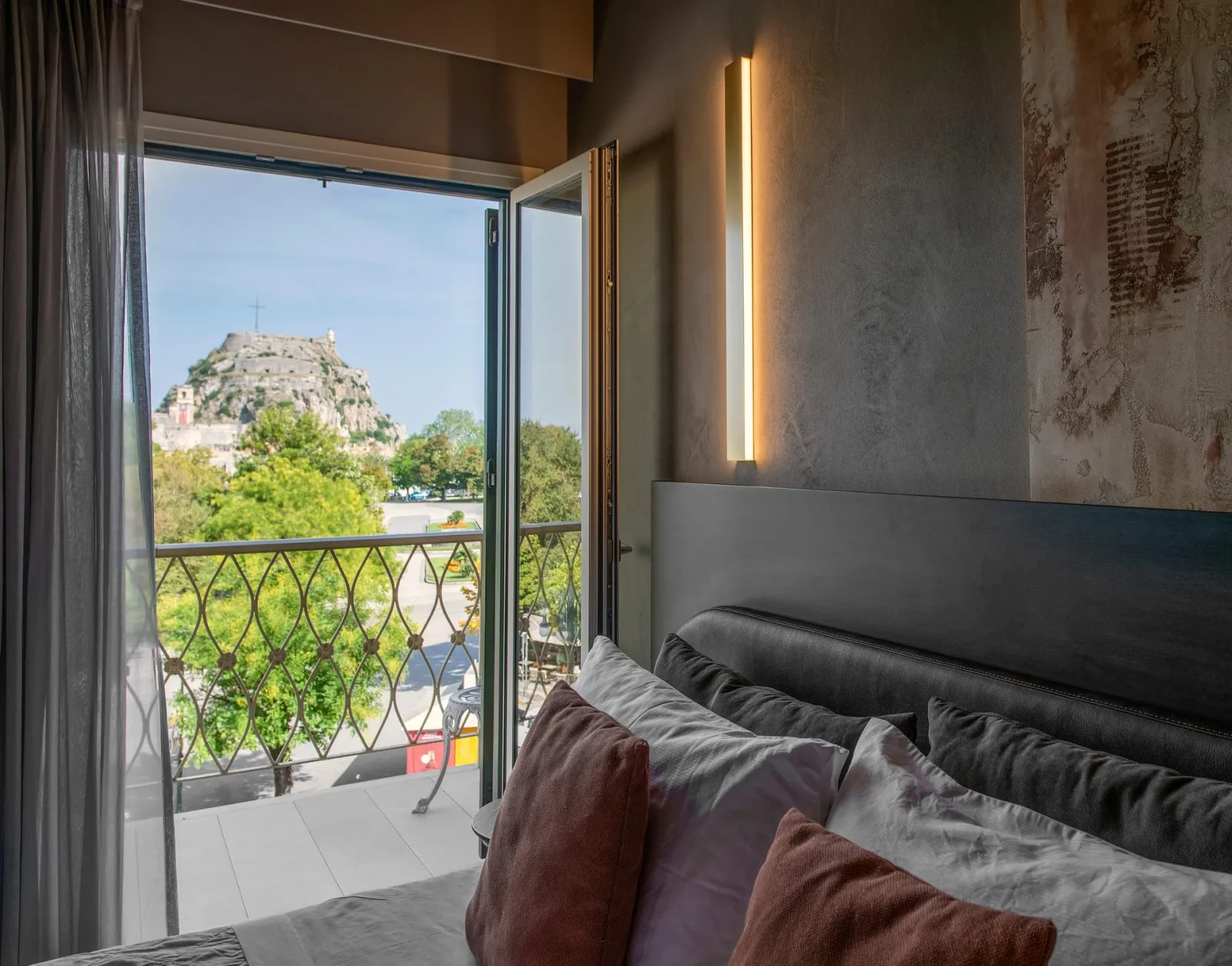 Superior Twin Room with Balcony and Square-Liston View