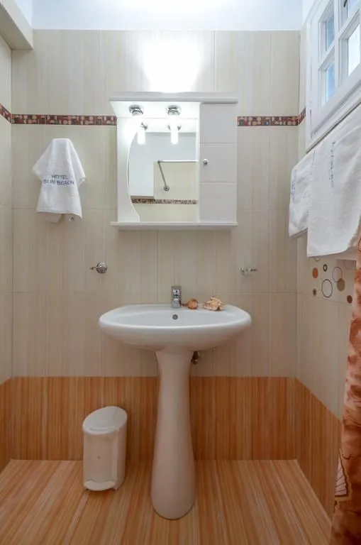 Semi-Basement (2 Adults)