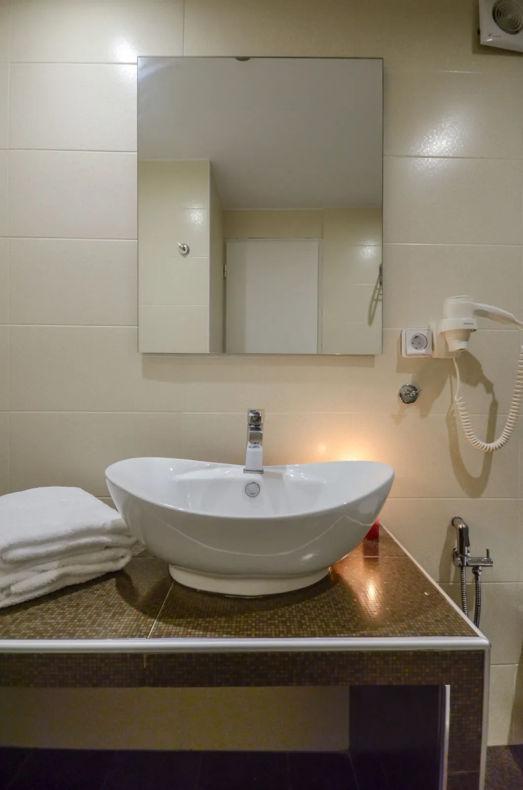 Semi-Basement (3 Adults)