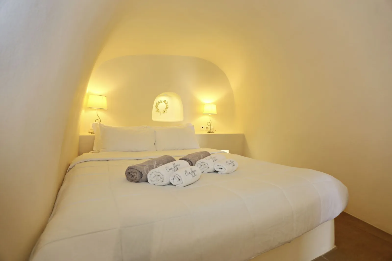 Cave Suite with Caldera &amp; Sea View