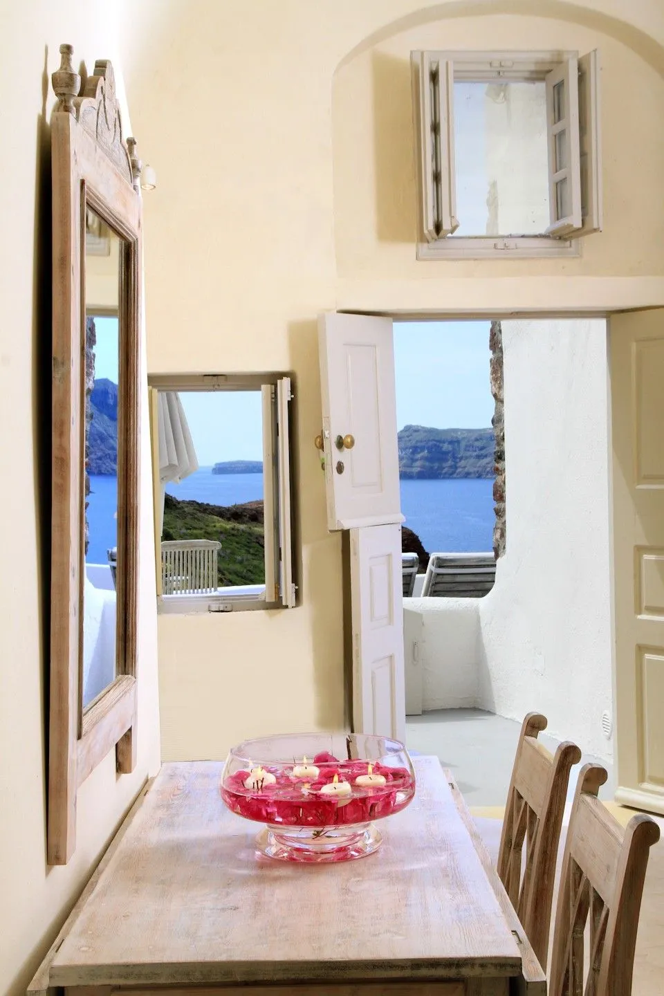 Two Bedroom Cave Suite with Caldera &amp; Sea View