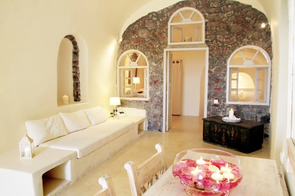 Two Bedroom Cave Suite with Caldera &amp; Sea View