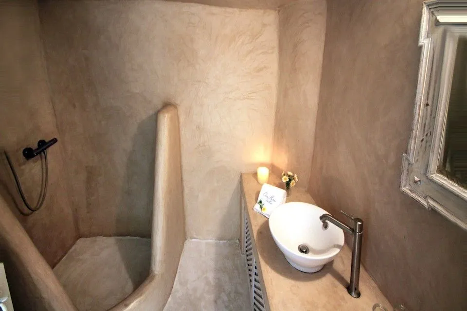Two Bedroom Cave Suite with Caldera &amp; Sea View