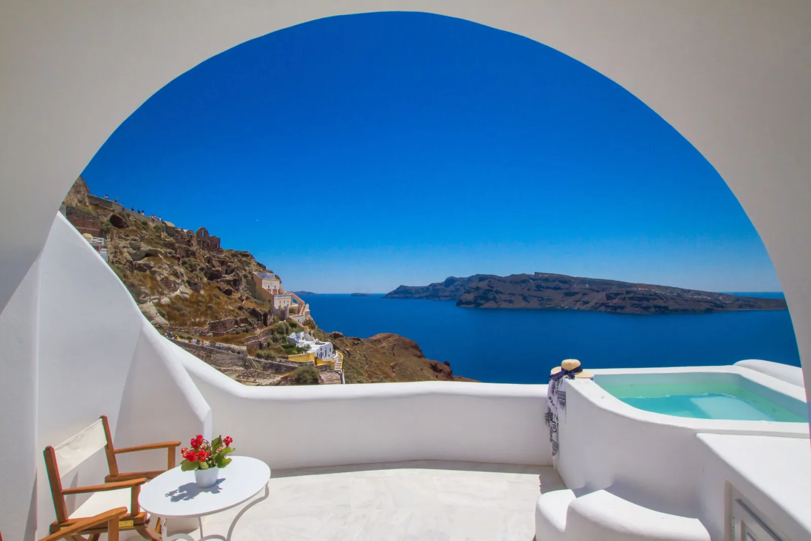 Honeymoon Cave Suite with Outdoor Hot Tub Caldera & Sea View