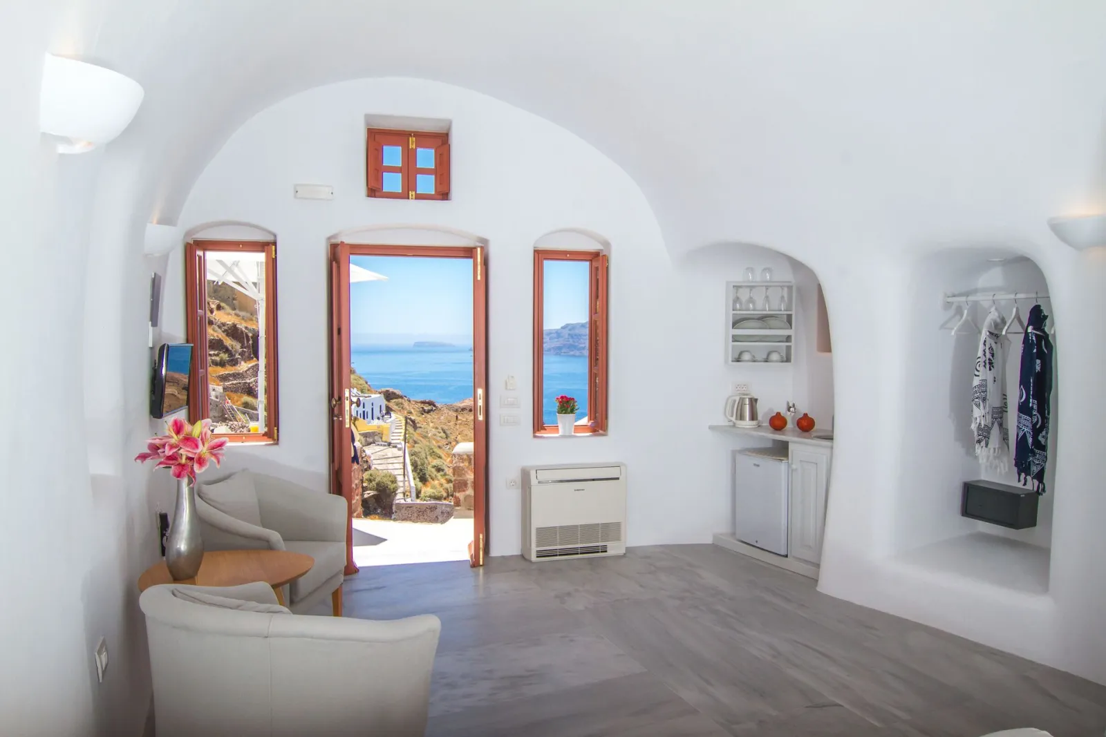 Cave Superior Studio with Outdoor Hot Tub Caldera and Sea View