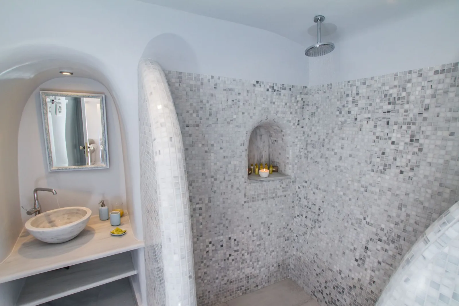 Cave Suite with Outdoor Hot Tub Caldera and Sea View