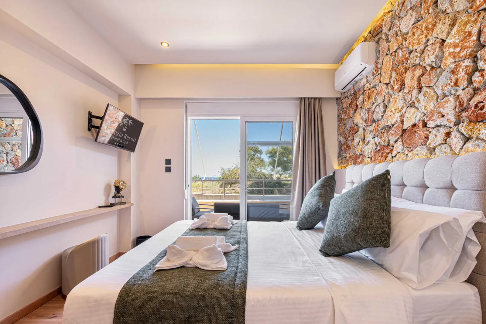Rooftop Jacuzzi Suite with Sea View