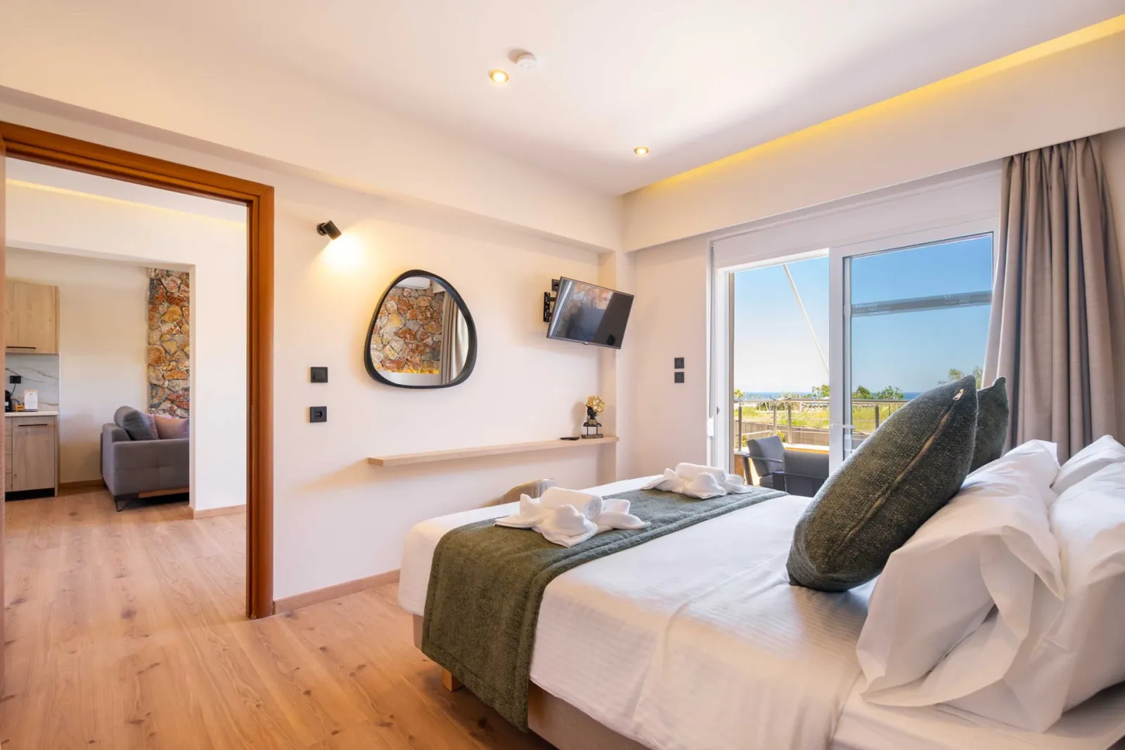 Rooftop Jacuzzi Suite with Sea View