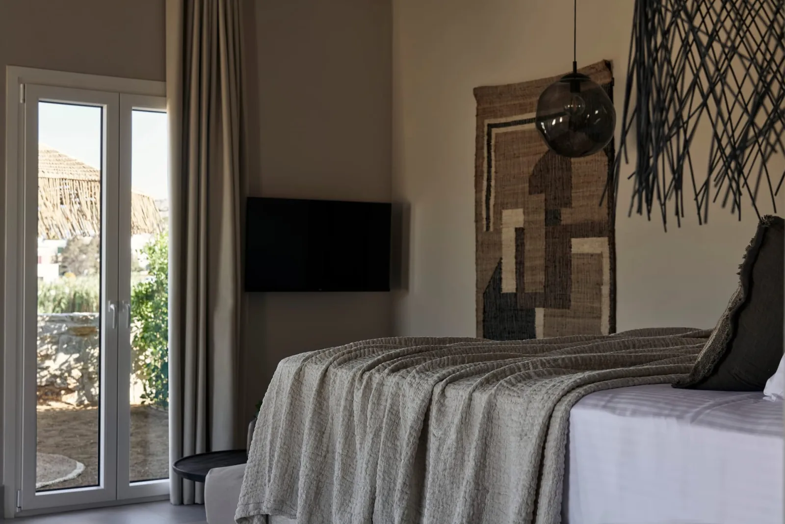 Honeymoon Suite with Indoor Jacuzzi (Naxian Rhapsody)