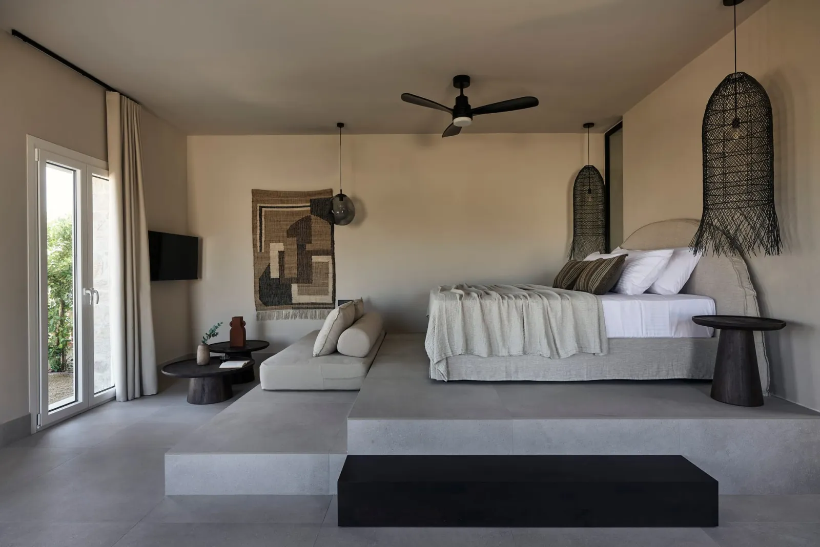 Honeymoon Suite with Indoor Jacuzzi (Naxian Rhapsody)