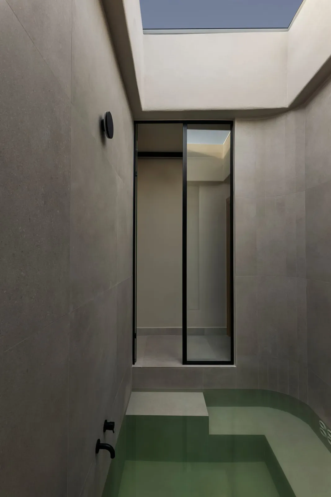 Elegant Two Bedroom with Indoor Jacuzzi (Naxian Rhapsody)