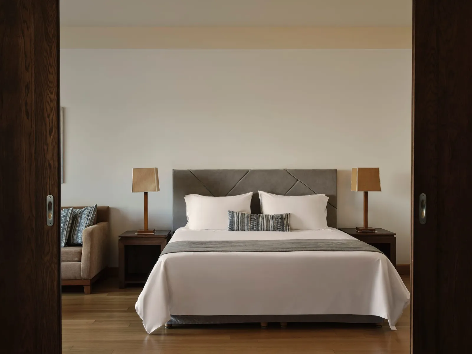 Executive Two( 2) Bedroom Suite Sea View-Main Building