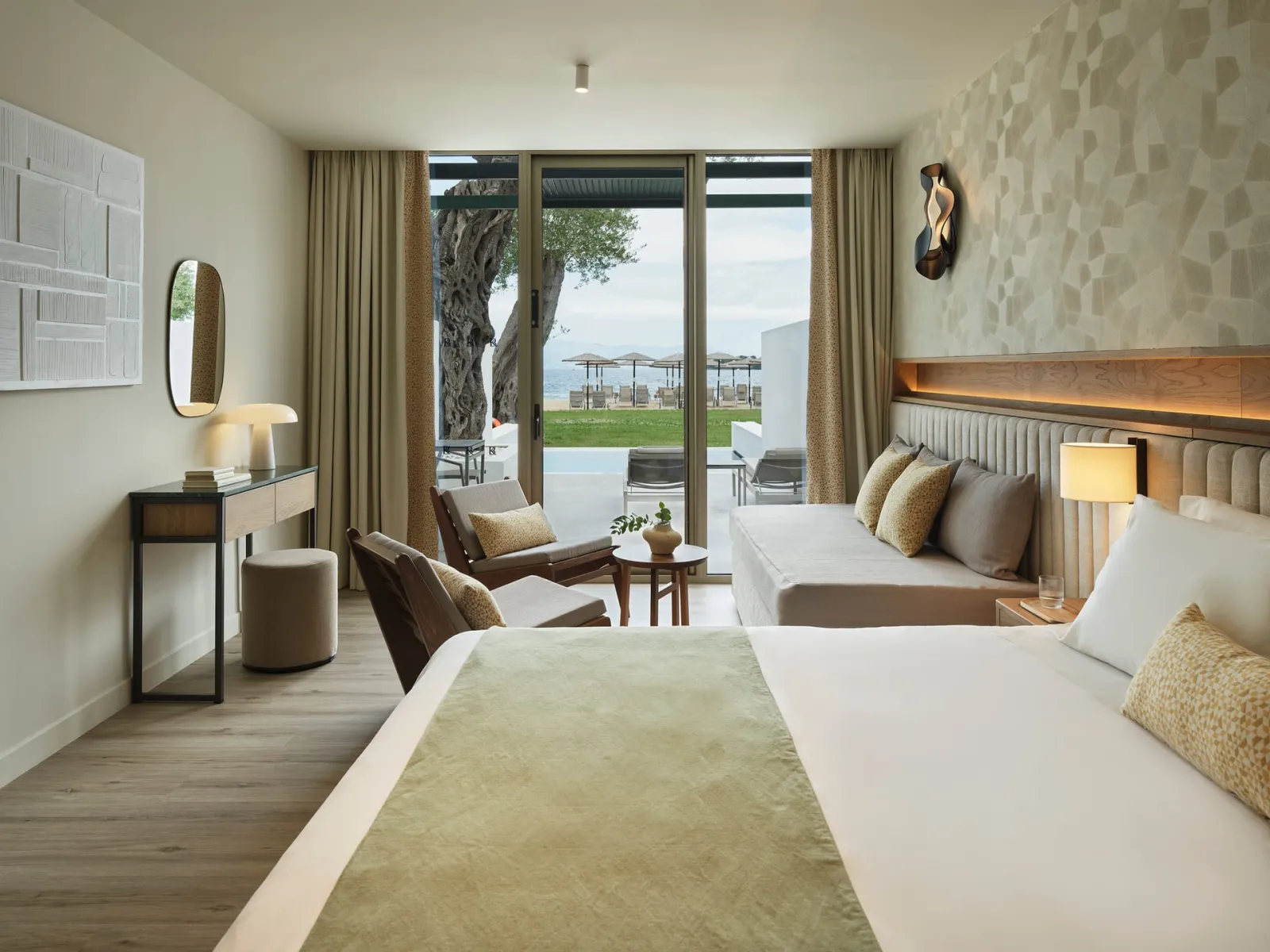 Junior Suite Sea Front with Private Pool- Bungalow