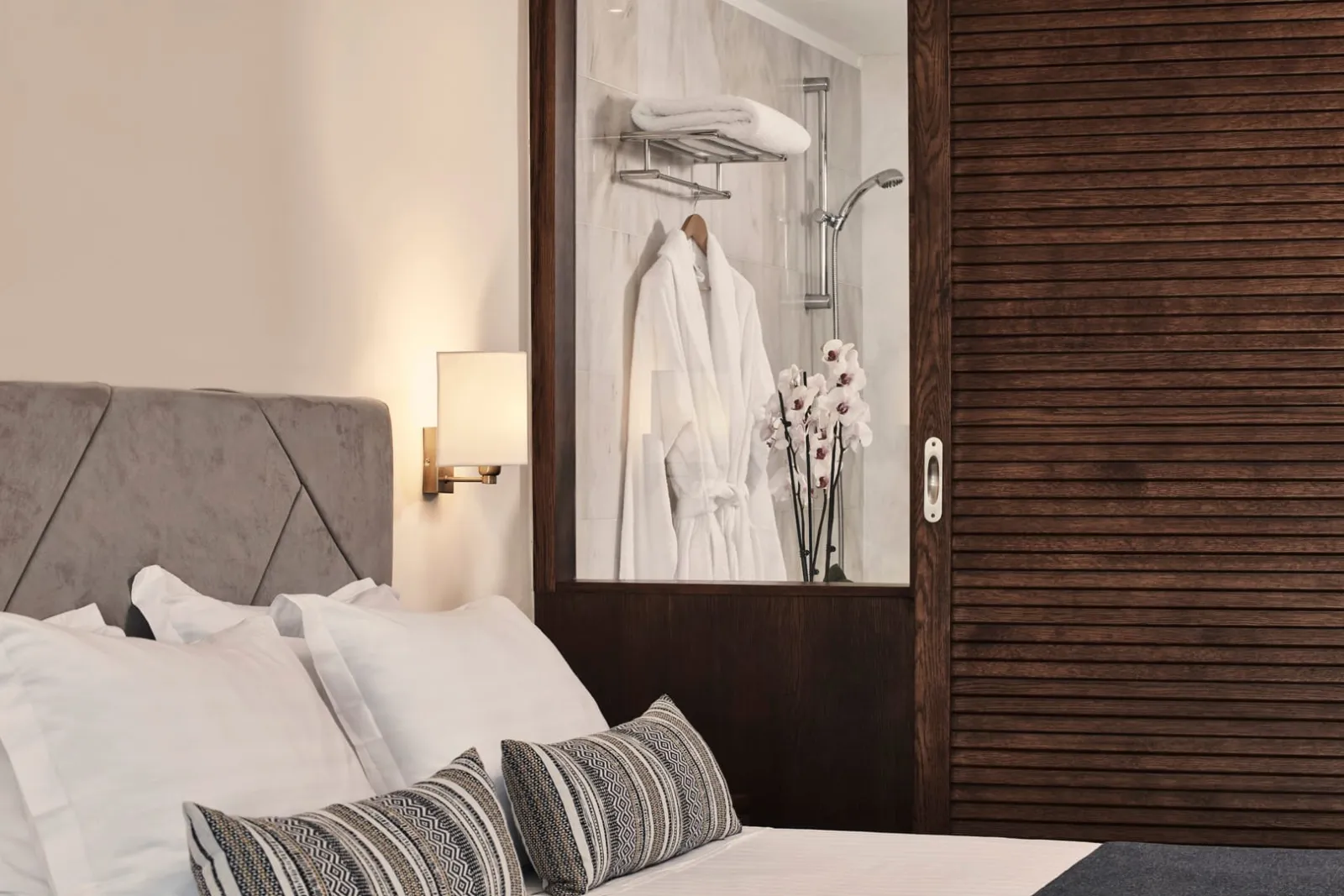 ExecutiOne (1) Bedroom Suite Sea Front with Private Pool- Bungalow