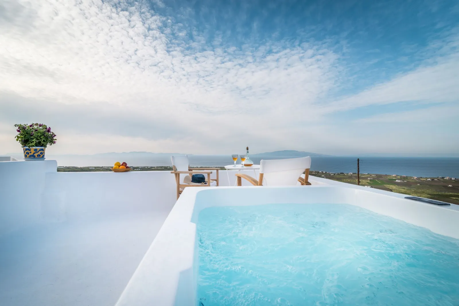 Honeymoon Suite with Outdoor Private Heated Tub