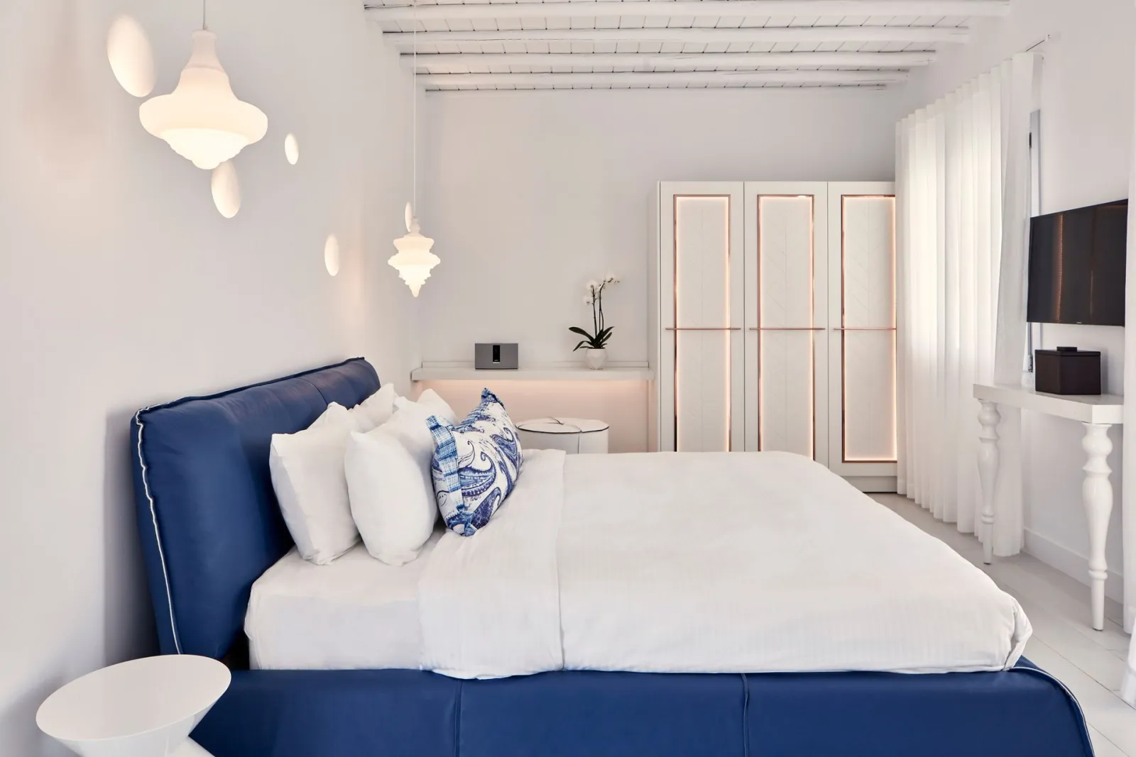 Superior Double Room with Open Air Jetted Tub and Sea View