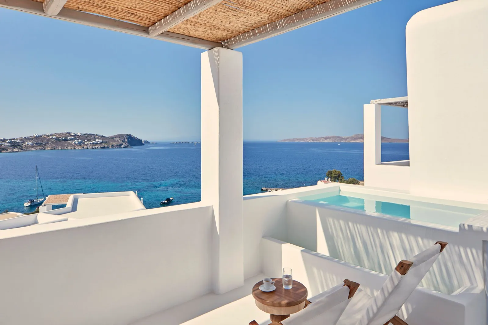 Superior Double Room with Open Air Jetted Tub and Sea View