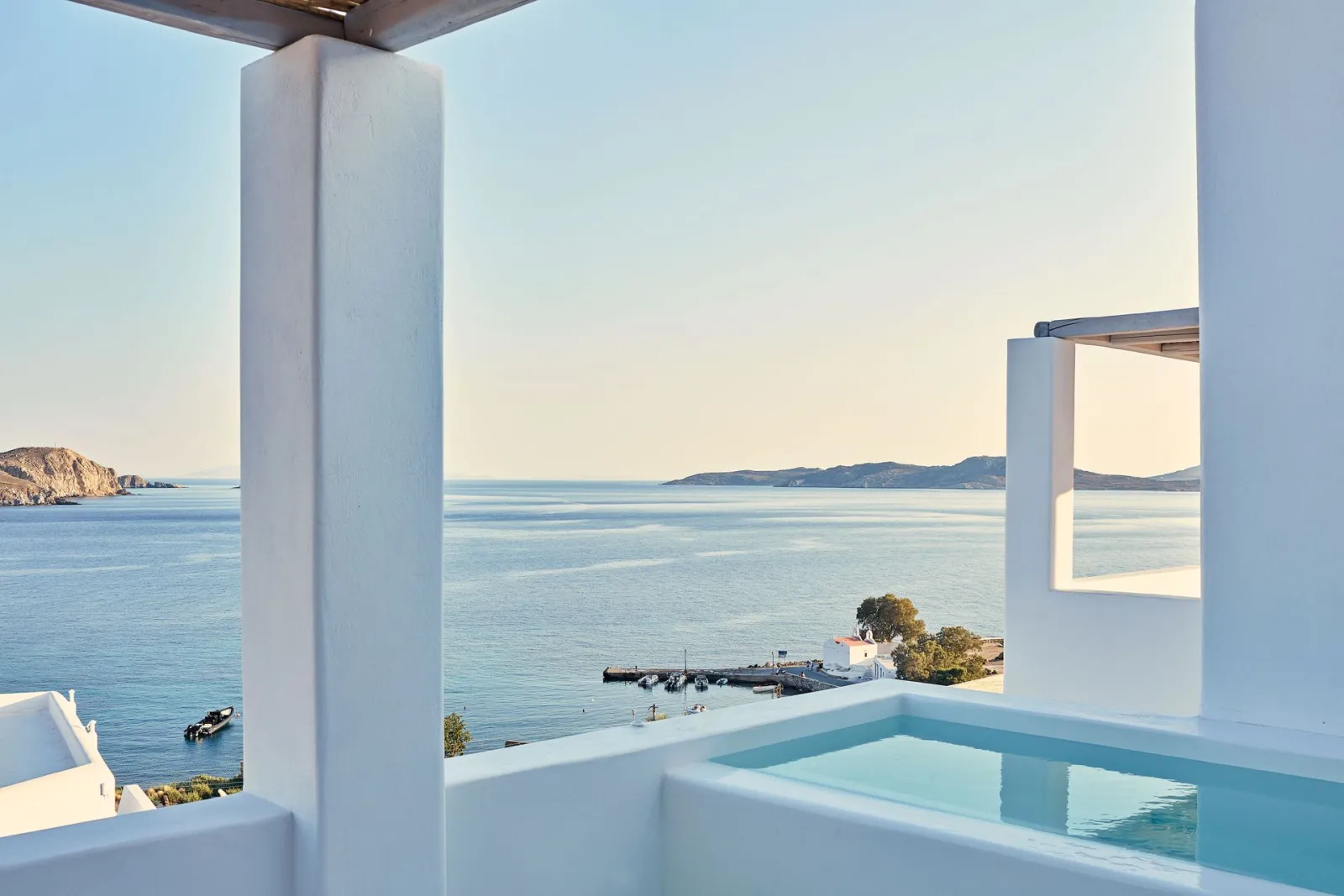 Superior Double Room with Open Air Jetted Tub and Sea View