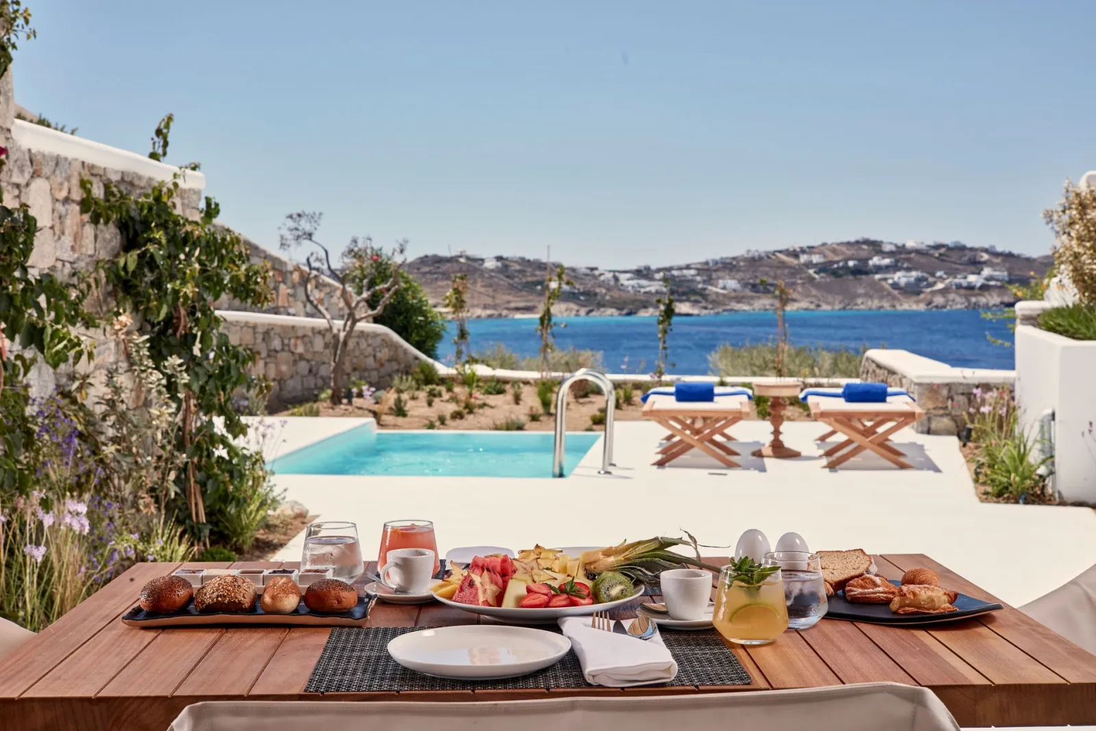 Master Suite with Private Pool and Sea View