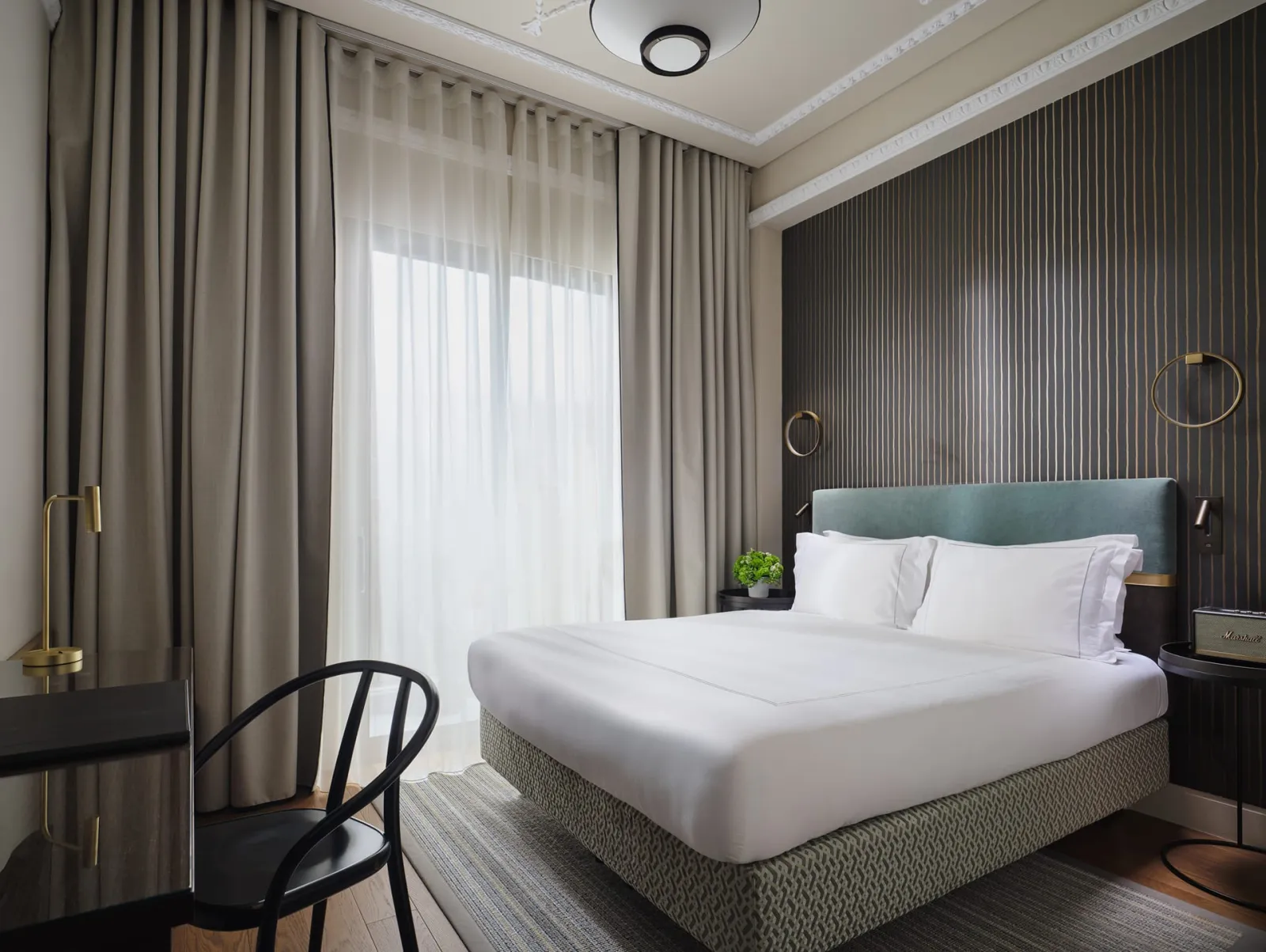 Classic Courtyard Room