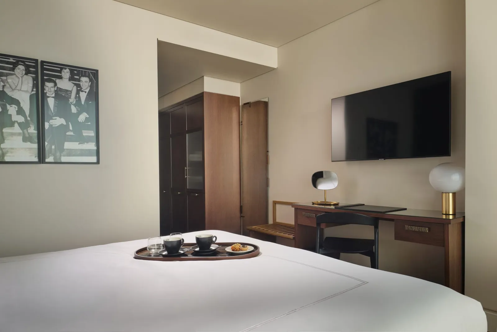 Deluxe Seafront Room with Balcony