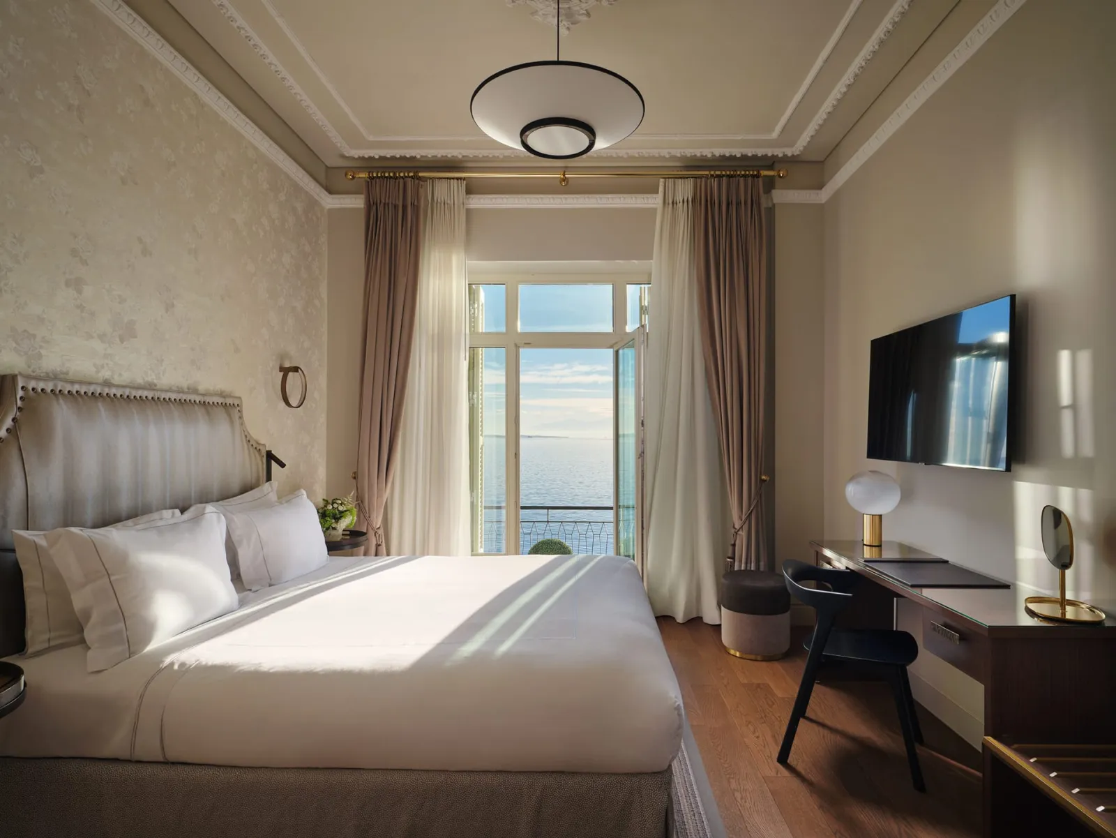Méditerranée Suite Sea Front with Balcony
