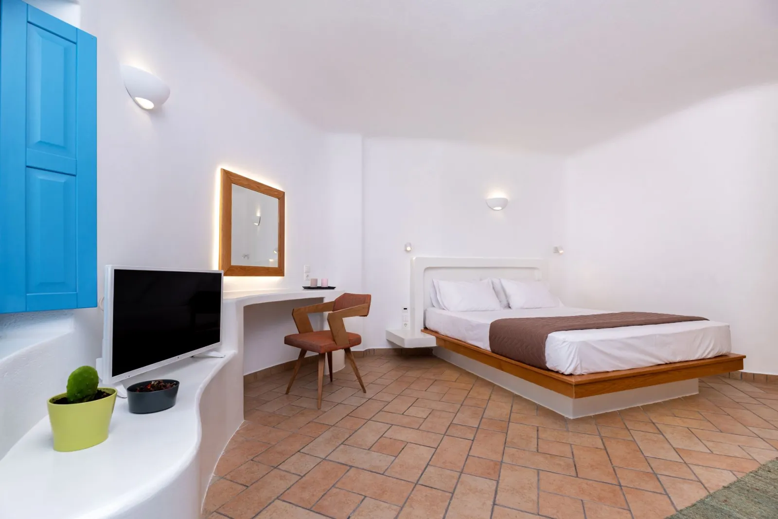 Superior Suite with Pool View