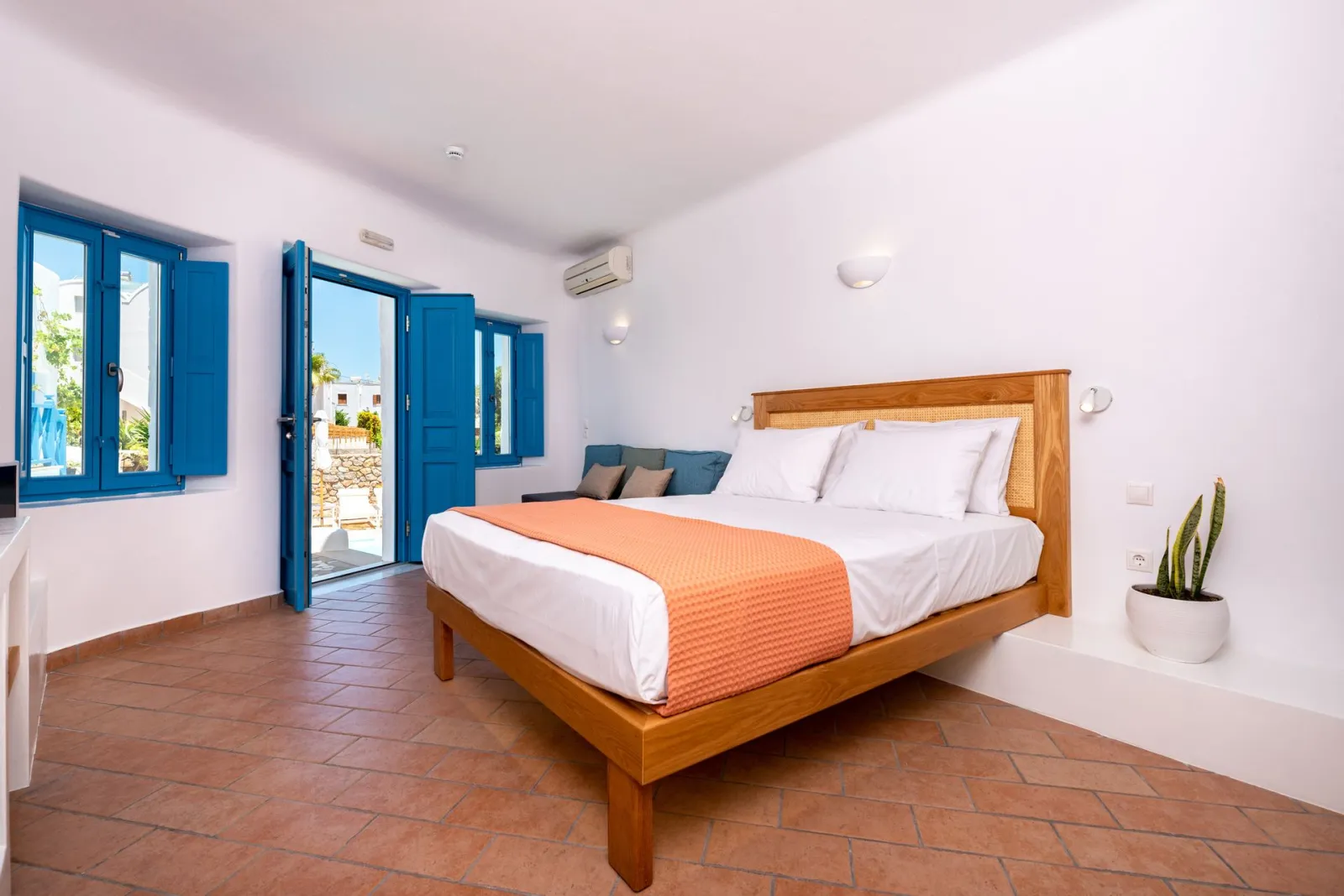 Superior Suite with Pool View