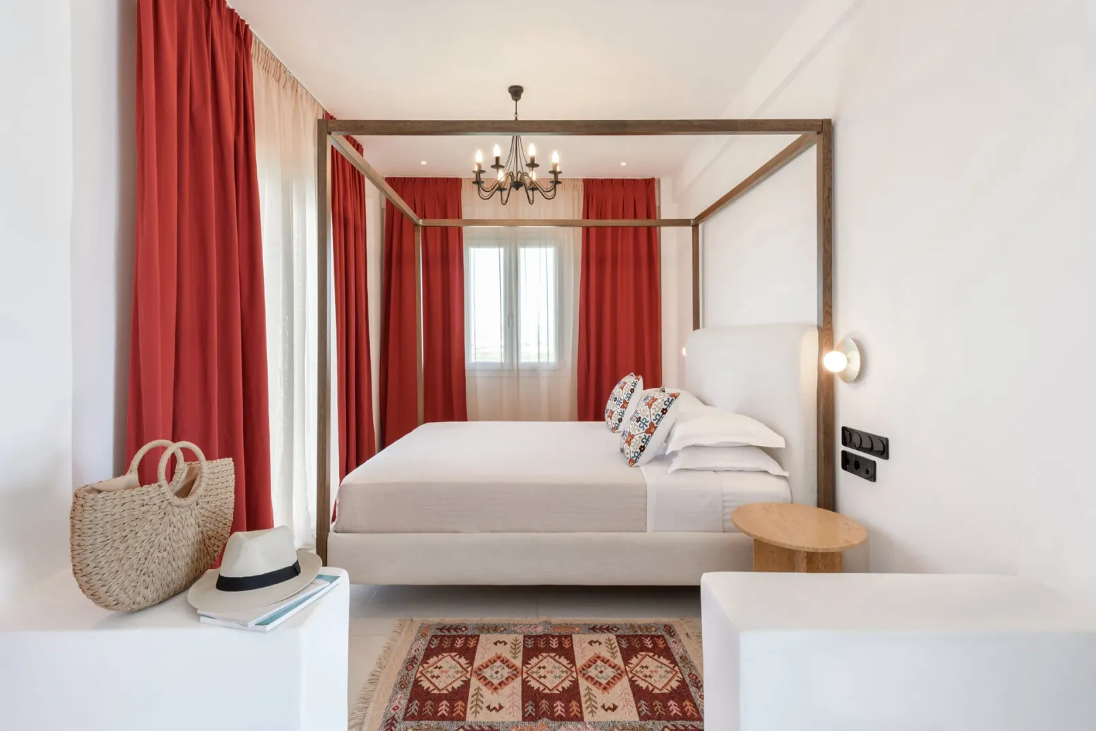 Signature Suite balcony pool/sea view