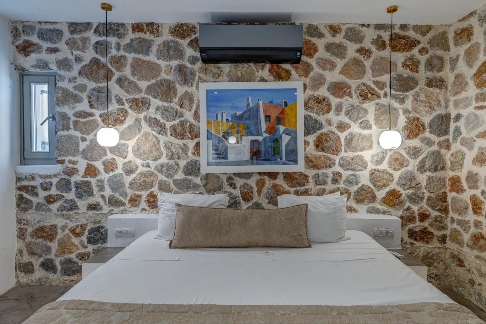 Exclusive villa with private pool & volcanic hills view