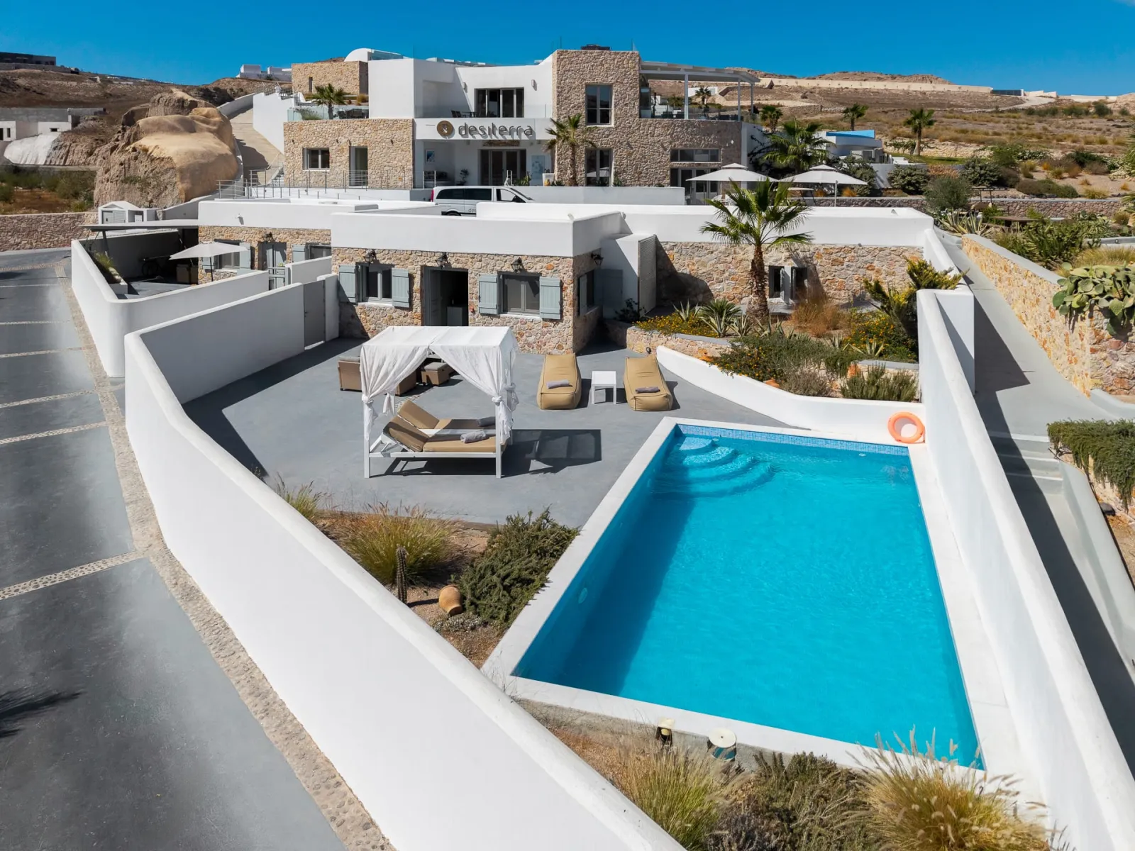 Exclusive villa with private pool & volcanic hills view