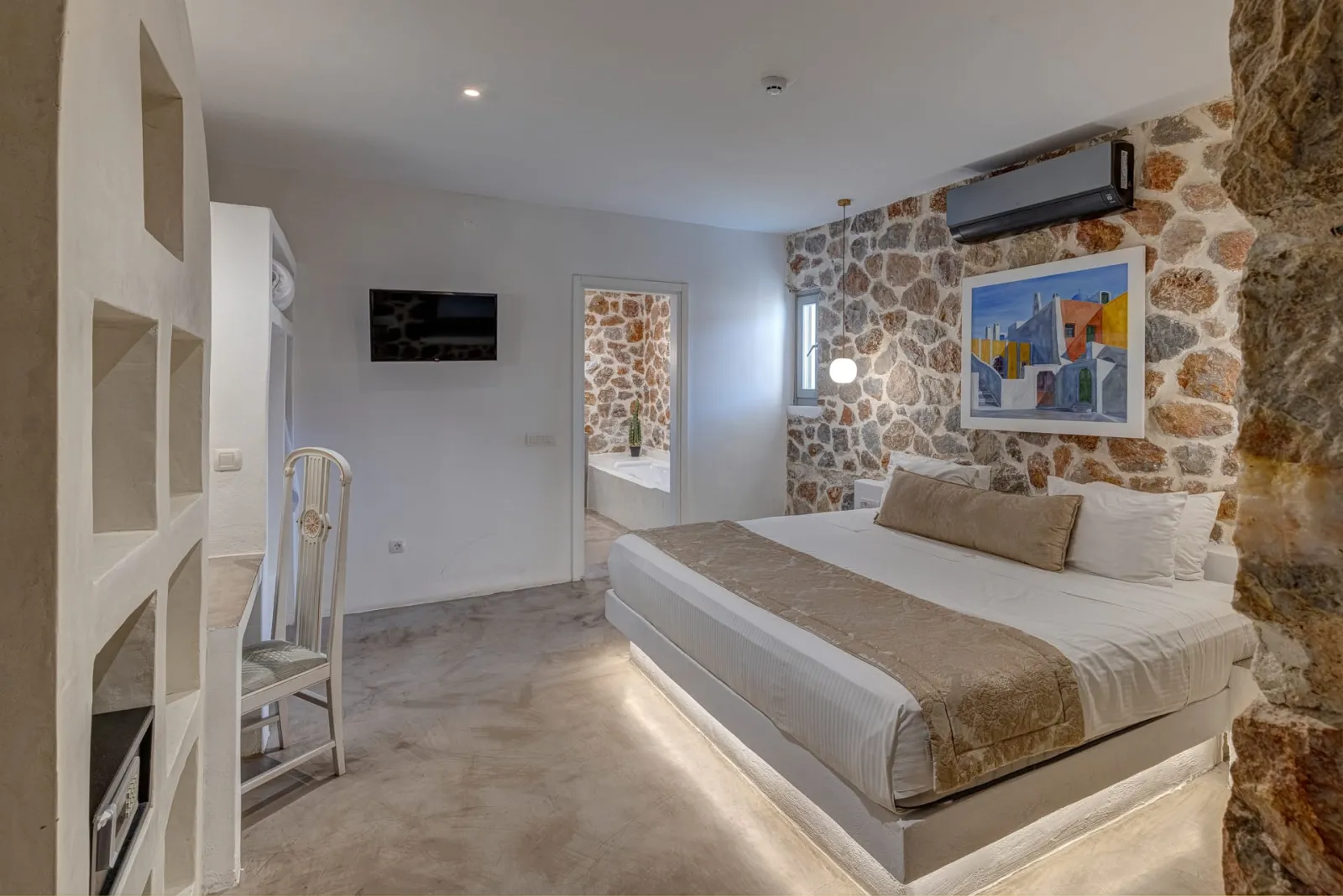 Exclusive villa with private pool & volcanic hills view