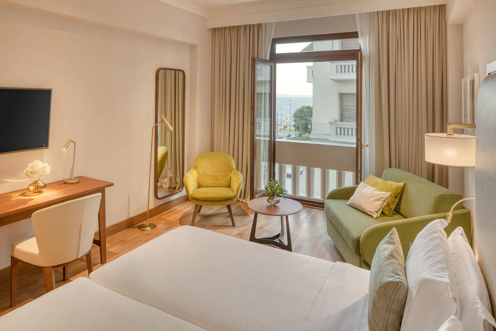 Superior Side View Triple Room