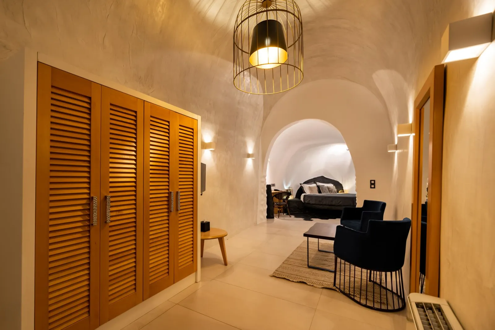 Elegant Suite Indoor Jetted Hot Tub