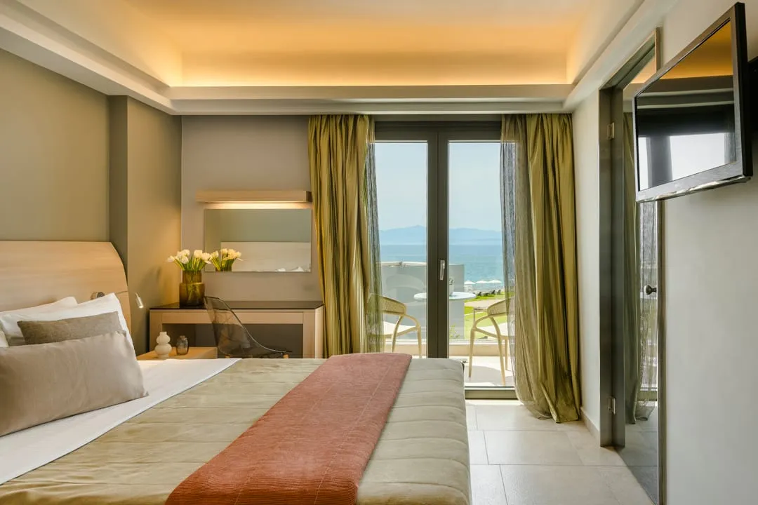 Classic Room Sea Side View