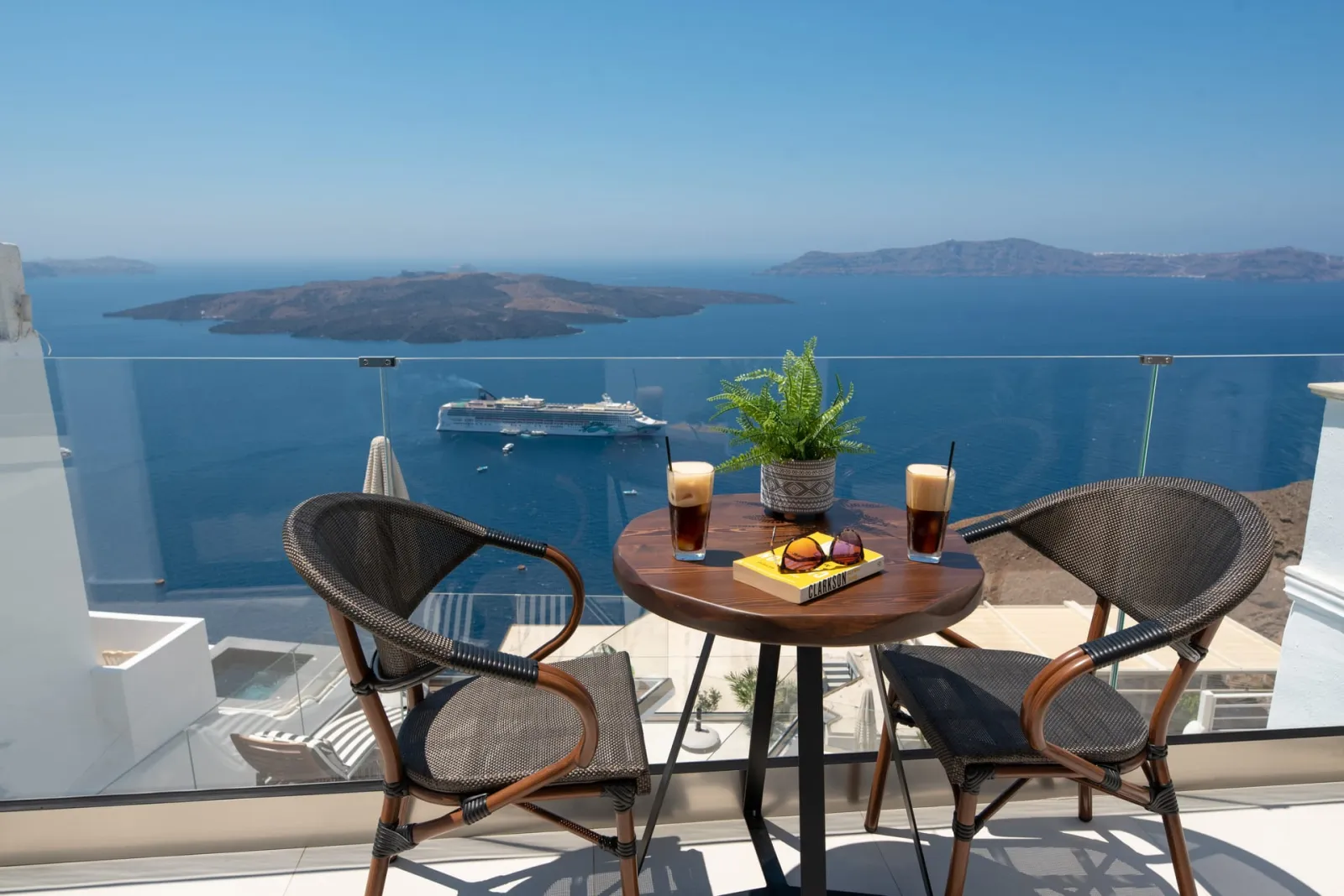 Premier Suite with outdoor heated jetted tub & Sea View.