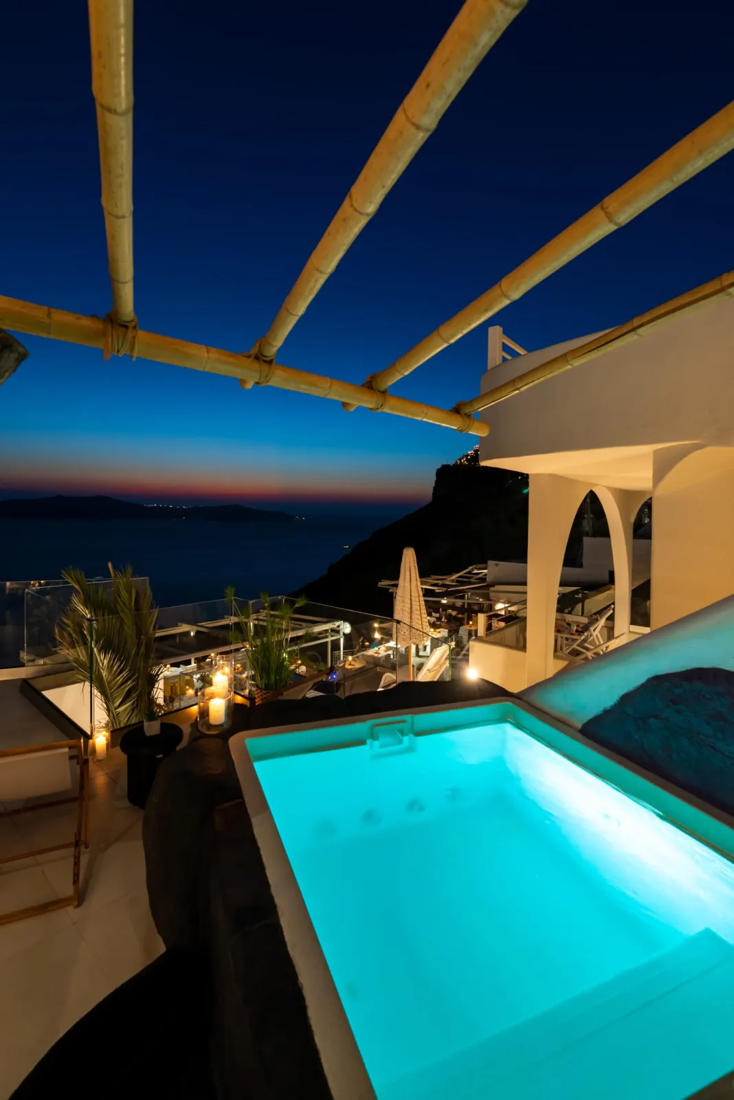 Junior Suite with outdoor heated jetted tub &amp; Sea View