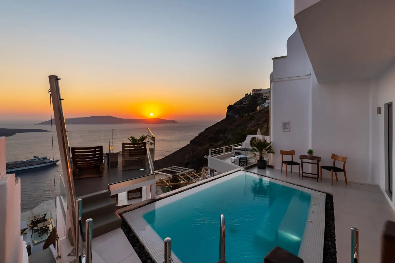 Honeymoon Suite with Outdoor Private Pool & Sea View
