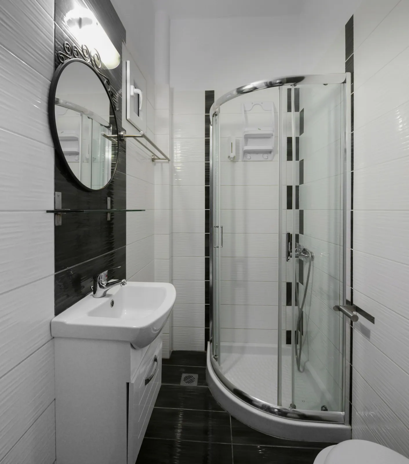 Small Double Room Ground Floor (no balcony)