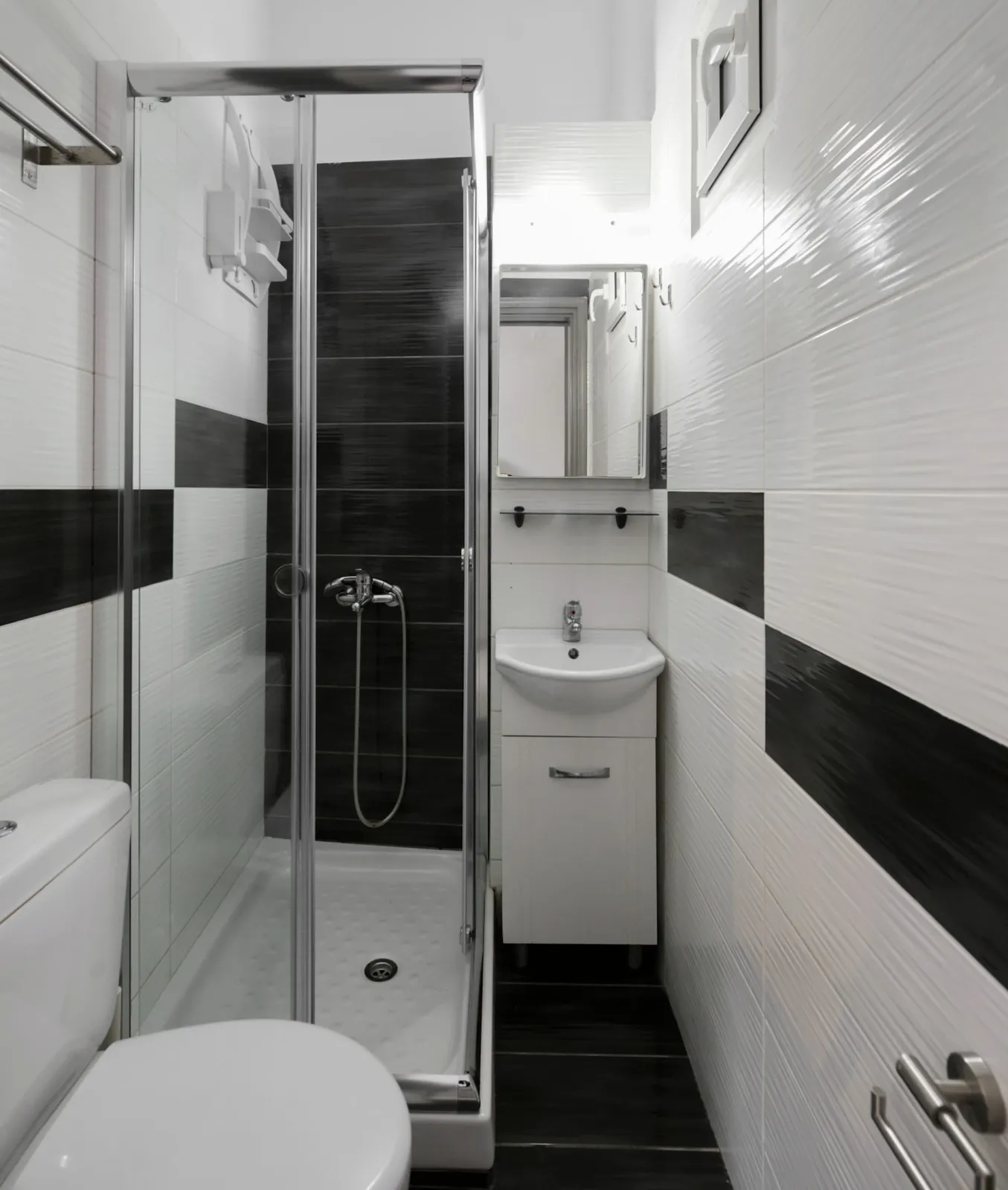 Small Double Room Ground Floor (no balcony)