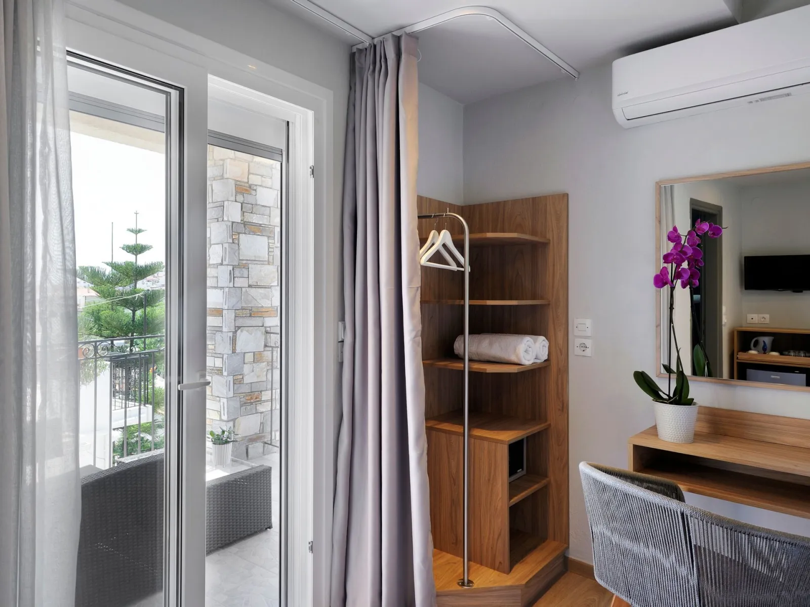 Deluxe Triple Room with Balcony