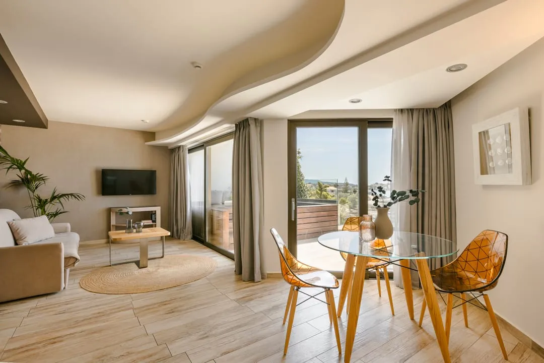 Alas Suite with outdoor jet tub