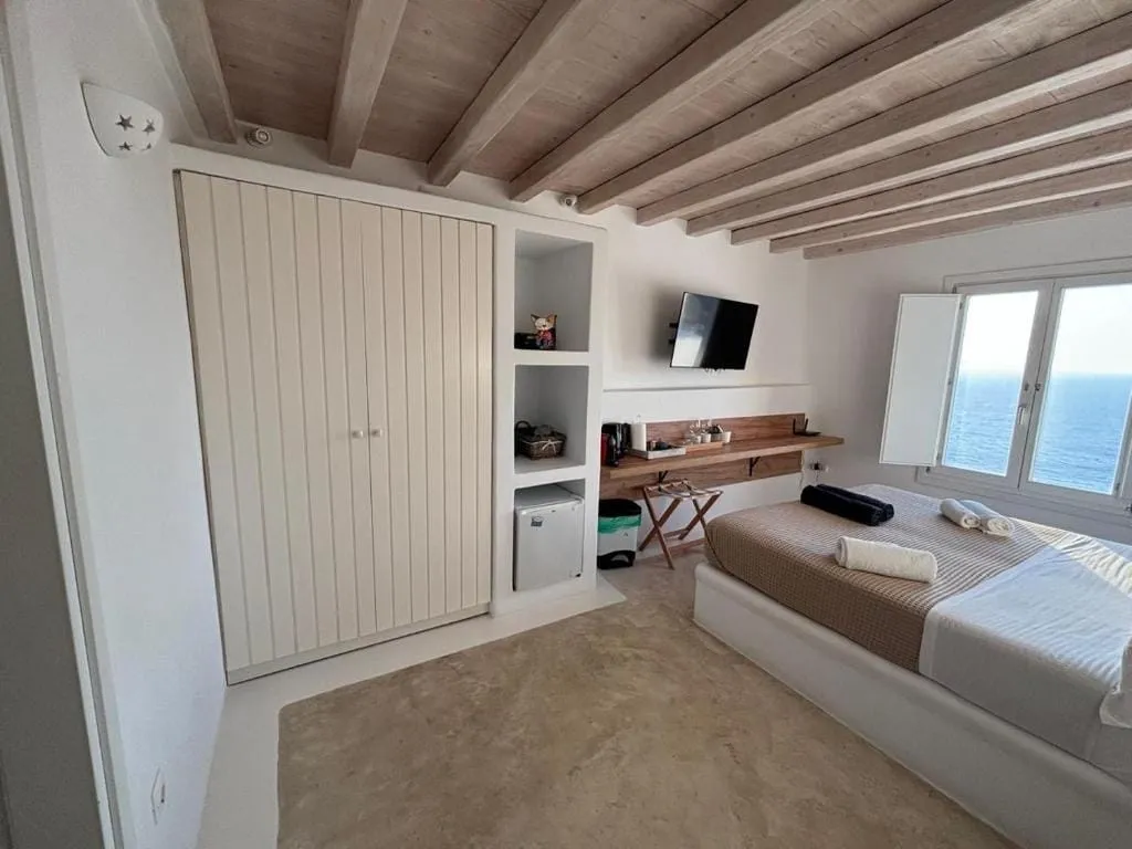 Deluxe Double Room with Sea View (Phos Suite)